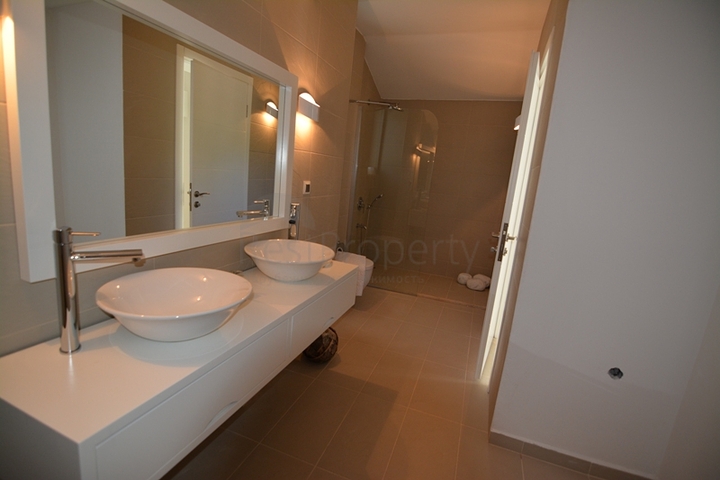 فيلا فاخرة 5 + 1 في أوفاجيك ، فتحية