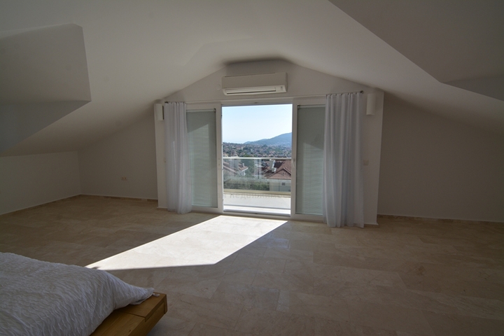 فيلا فاخرة 5 + 1 في أوفاجيك ، فتحية