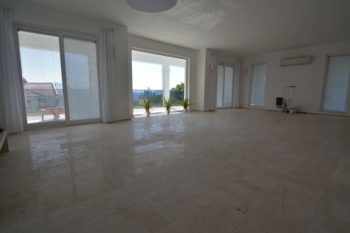 فيلا فاخرة 5 + 1 في أوفاجيك ، فتحية