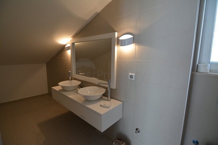 فيلا فاخرة 5 + 1 في أوفاجيك ، فتحية