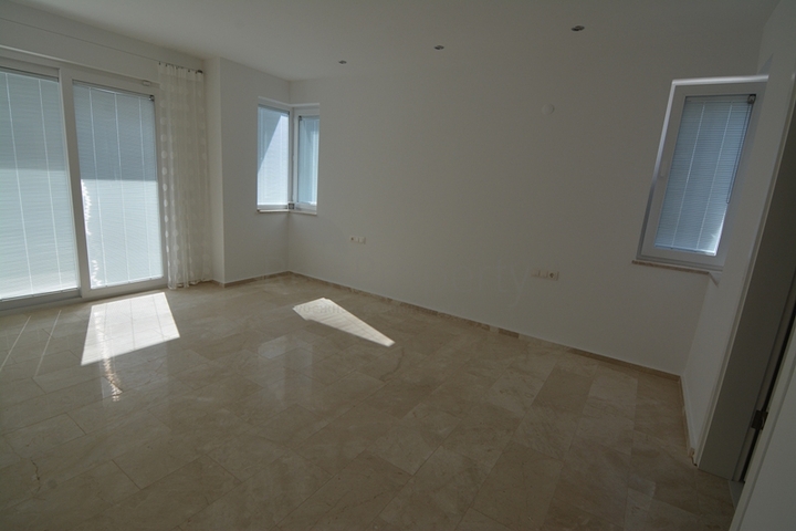 فيلا فاخرة 5 + 1 في أوفاجيك ، فتحية