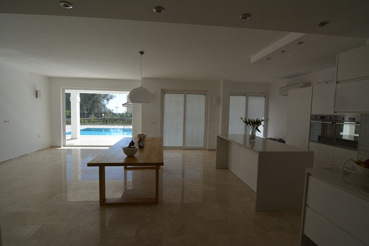 فيلا فاخرة 5 + 1 في أوفاجيك ، فتحية