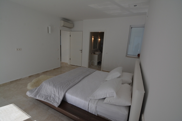 فيلا فاخرة 5 + 1 في أوفاجيك ، فتحية