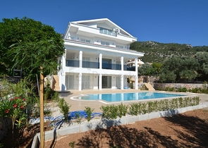 فيلا فاخرة 5 + 1 في أوفاجيك ، فتحية