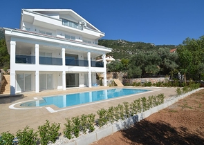 فيلا فاخرة 5 + 1 في أوفاجيك ، فتحية