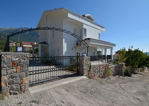 فيلا فاخرة 5 + 1 في أوفاجيك ، فتحية