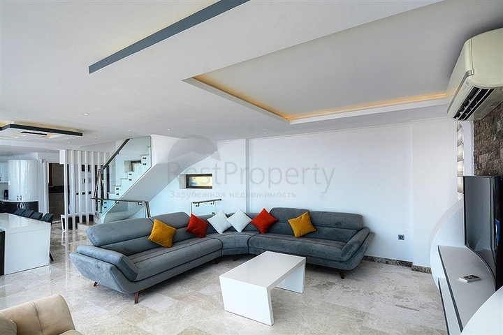 فيلا بإطلالة بحرية و جبلية في منطقة كالكان – كاس