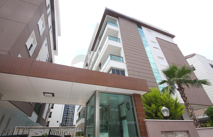 شقة بتخطيط 2+1 في منطقة كونيالتي – أنطاليا