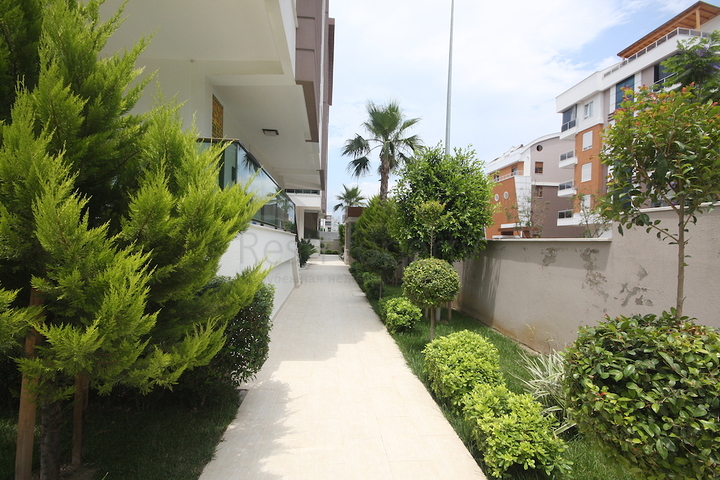 شقة بتخطيط 2+1 في منطقة كونيالتي – أنطاليا