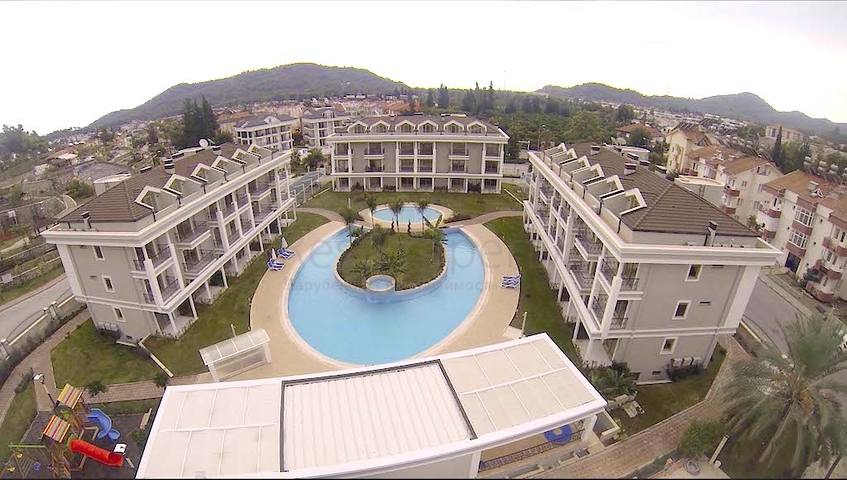 مجمع سكني جديد في وادٍ خلاب وسط غابة صنوبرية بإطلالات جبلية