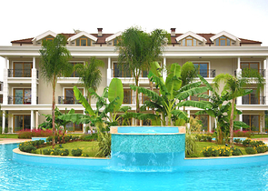 مجمع سكني جديد في وادٍ خلاب وسط غابة صنوبرية بإطلالات جبلية