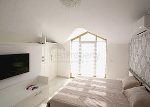 مجمع سكني جديد في وادٍ خلاب وسط غابة صنوبرية بإطلالات جبلية