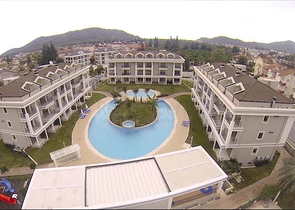 مجمع سكني جديد في وادٍ خلاب وسط غابة صنوبرية بإطلالات جبلية