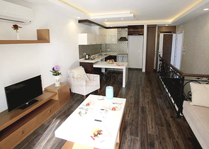 مجمع سكني جديد في وادٍ خلاب وسط غابة صنوبرية بإطلالات جبلية