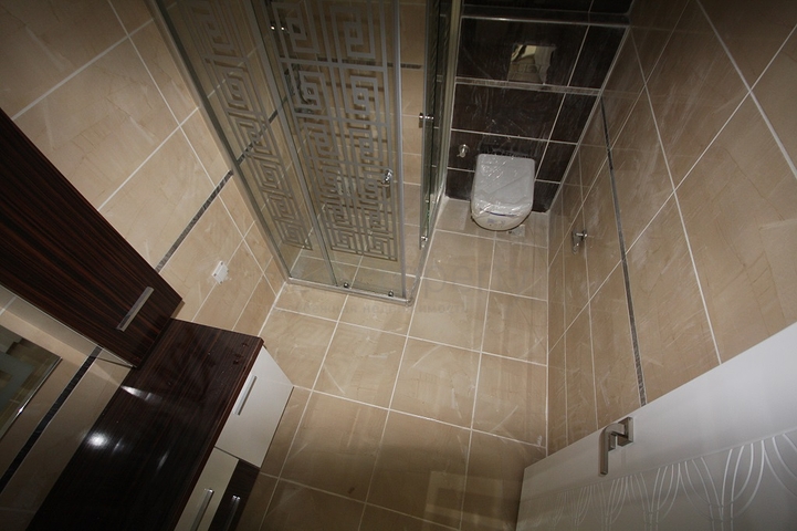 مشروع راقٍ في كونيالتي بجانب قناة بوكاي وبستان البرتقال في أنطاليا