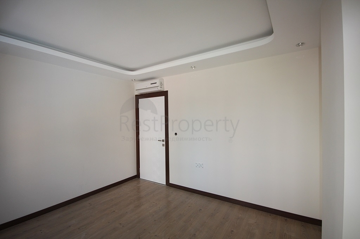 مشروع راقٍ في كونيالتي بجانب قناة بوكاي وبستان البرتقال في أنطاليا