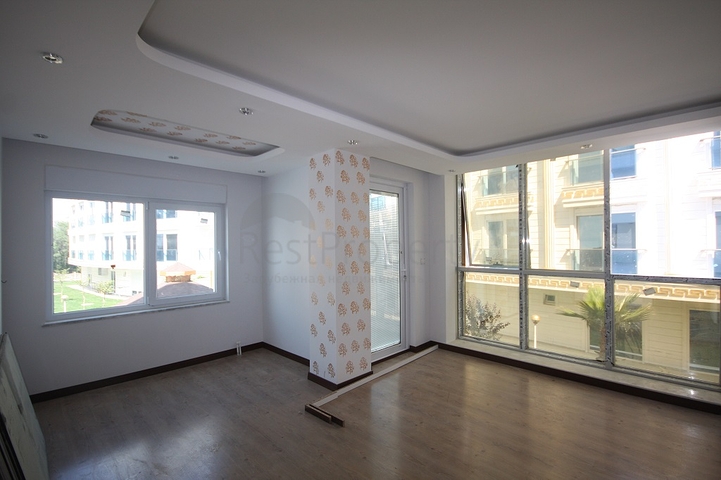 مشروع راقٍ في كونيالتي بجانب قناة بوكاي وبستان البرتقال في أنطاليا