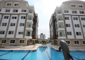 مشروع راقٍ في كونيالتي بجانب قناة بوكاي وبستان البرتقال في أنطاليا