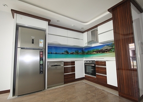 مشروع راقٍ في كونيالتي بجانب قناة بوكاي وبستان البرتقال في أنطاليا