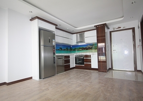 مشروع راقٍ في كونيالتي بجانب قناة بوكاي وبستان البرتقال في أنطاليا