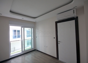 مشروع راقٍ في كونيالتي بجانب قناة بوكاي وبستان البرتقال في أنطاليا