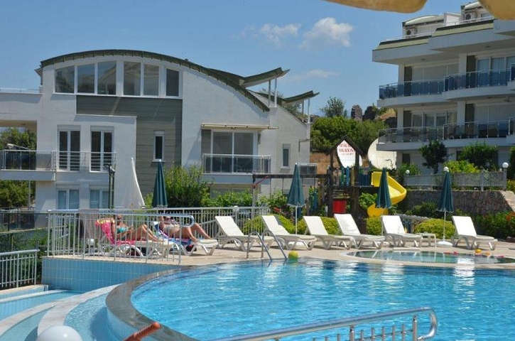 مجمع فاخر واطلالة بحرية ساحرة -بنتهاوس غرفتين وصالة في كوناكليه / الانيا 