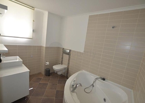 مجمع فاخر واطلالة بحرية ساحرة -بنتهاوس غرفتين وصالة في كوناكليه / الانيا 