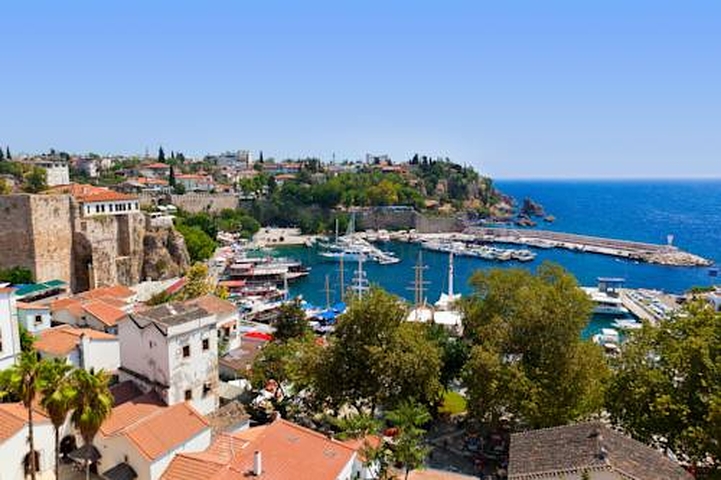 أرض مع مشروع فندقي في كاليشي في أنطاليا