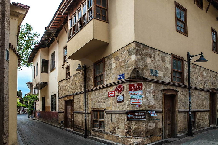 أرض مع مشروع فندقي في كاليشي في أنطاليا