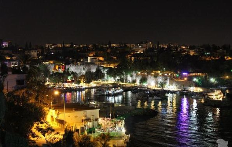 أرض مع مشروع فندقي في كاليشي في أنطاليا