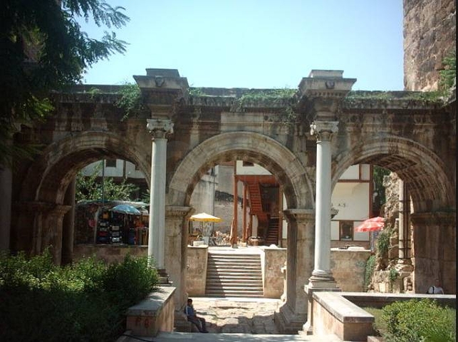 أرض مع مشروع فندقي في كاليشي في أنطاليا