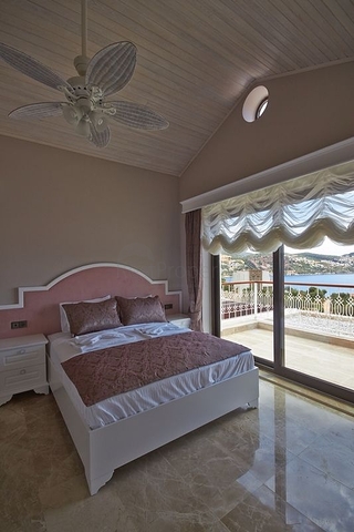 فيلا 4+1 مطلة على البحر في كالكان