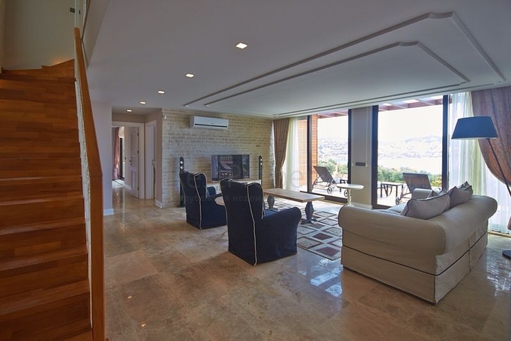 فيلا 4+1 مطلة على البحر في كالكان