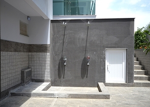 تصميم عصري وحديث - شقة غرفة وصالة مفروشة ضمن مجمع سكني في اوبا / الانيا 