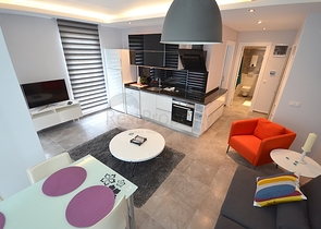 تصميم عصري وحديث - شقة غرفة وصالة مفروشة ضمن مجمع سكني في اوبا / الانيا 