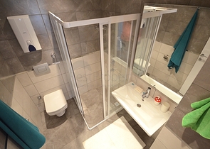 تصميم عصري وحديث - شقة غرفة وصالة مفروشة ضمن مجمع سكني في اوبا / الانيا 