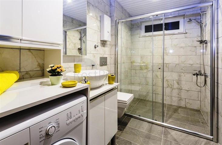 مشروع إستثماري حديث الإنشاء  في منطقة محمودلار – ألانيا