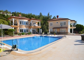 مجمع فيلات منفصة جميلة في منطقة كارجي جاك – ألانيا