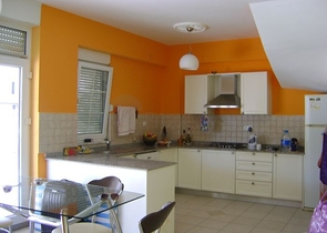 فيلا بيضاء ثلجية ذات تصميم راقي في بيليك