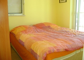 فيلا بيضاء ثلجية ذات تصميم راقي في بيليك