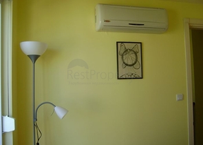 فيلا بيضاء ثلجية ذات تصميم راقي في بيليك