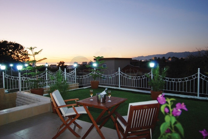 فيلا بتصميم رائع وموقع متميز 