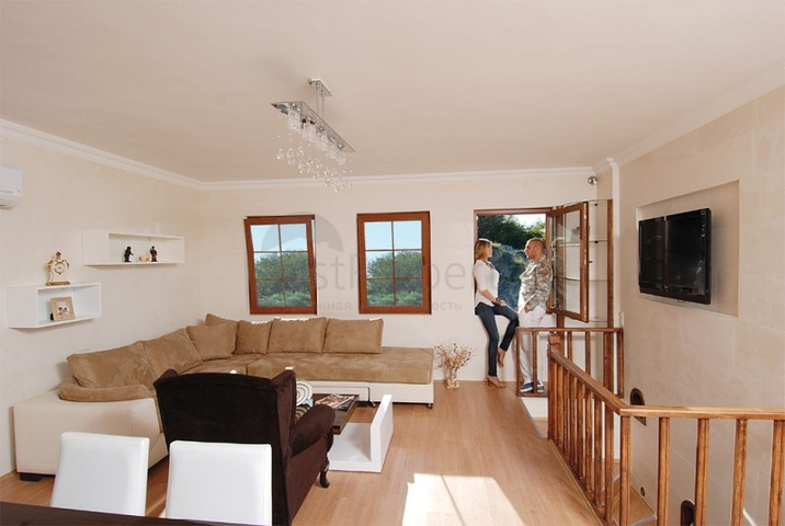 فيلا بتصميم رائع وموقع متميز 