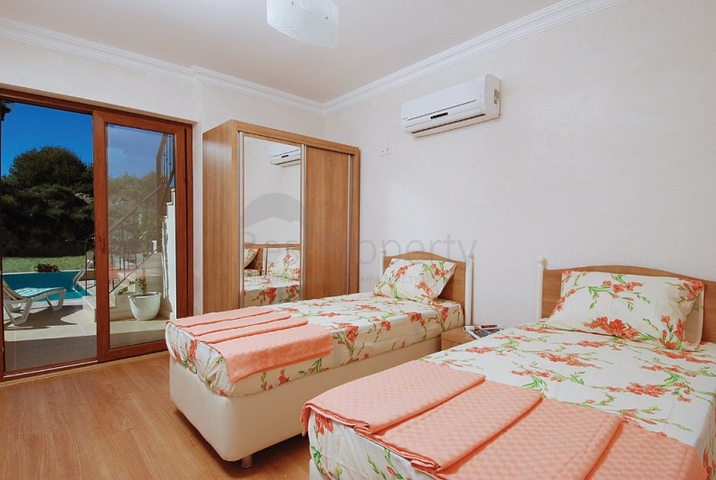 فيلا بتصميم رائع وموقع متميز 