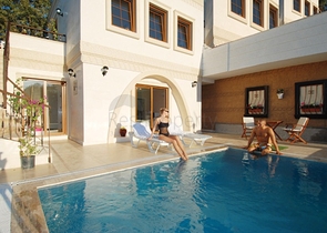 فيلا بتصميم رائع وموقع متميز 