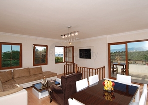 فيلا بتصميم رائع وموقع متميز 