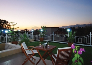 فيلا بتصميم رائع وموقع متميز 