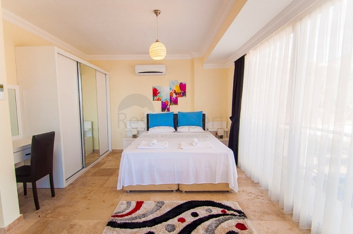 فيلا فاخرة بإطلالة خلابة على البحر في منطقة كالكان – تركيا 