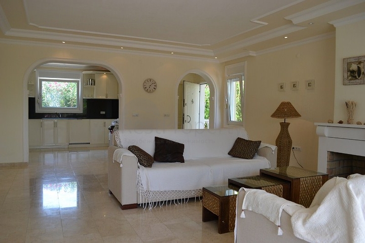 فيلا بغرفتي نوم في محمود لار