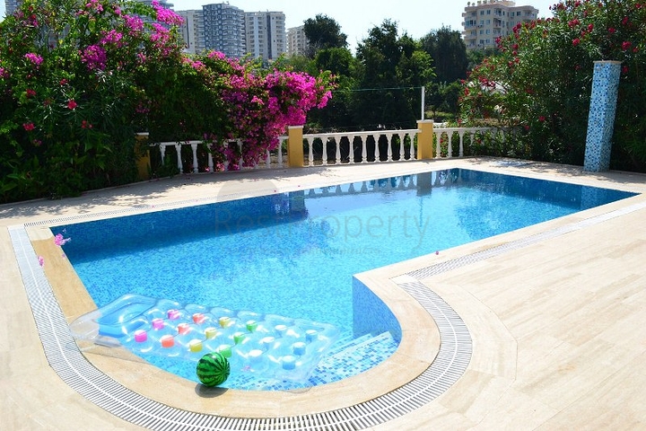 فيلا بغرفتي نوم في محمود لار